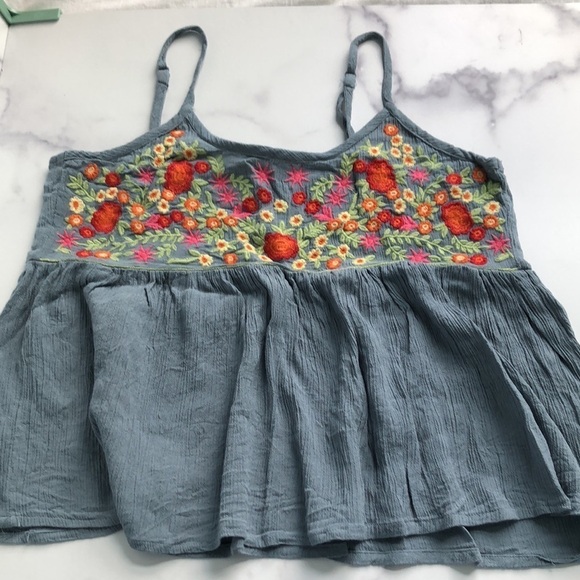 Sim & Sam Floral Embroidered Flowy Dusty Blue Boho Tank Top Size Medium - Picture 8 of 9